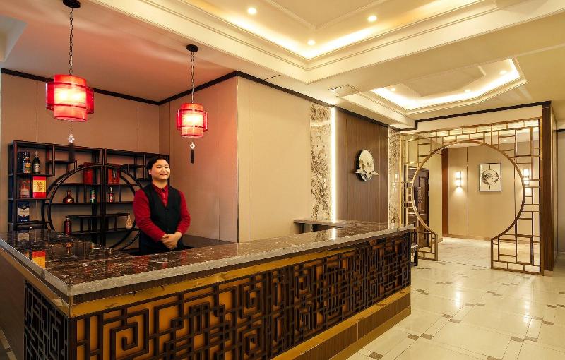 Royal House Hotel image