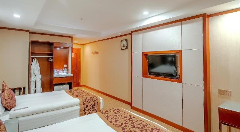 Royal House Hotel image