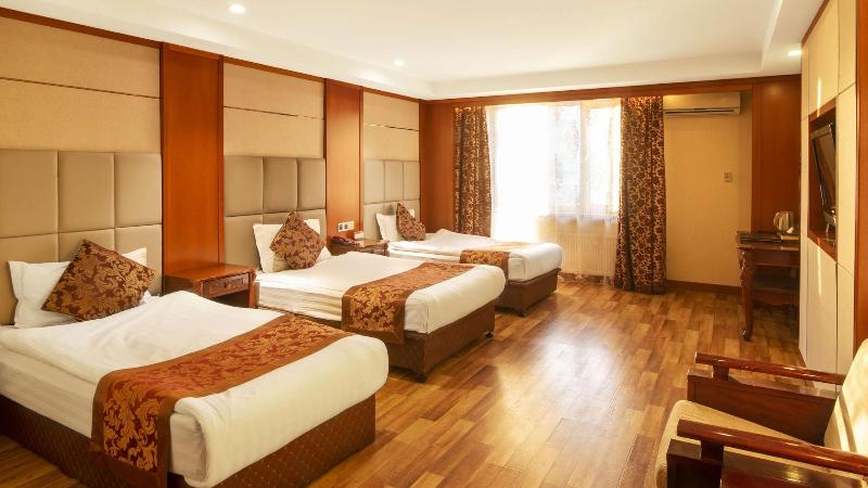 Royal House Hotel image