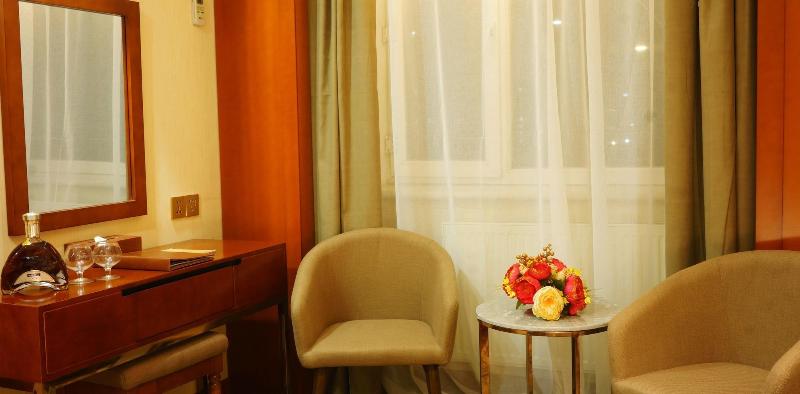 Royal House Hotel image