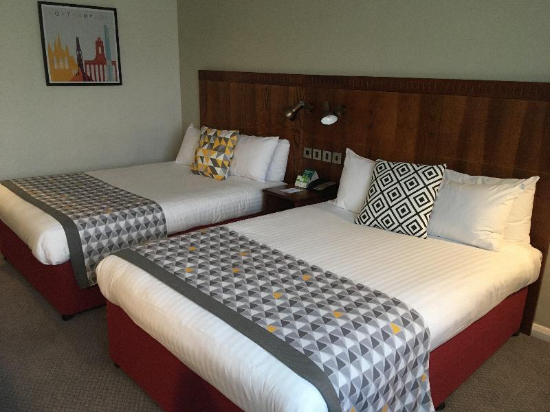 Holiday Inn Northampton photo 20