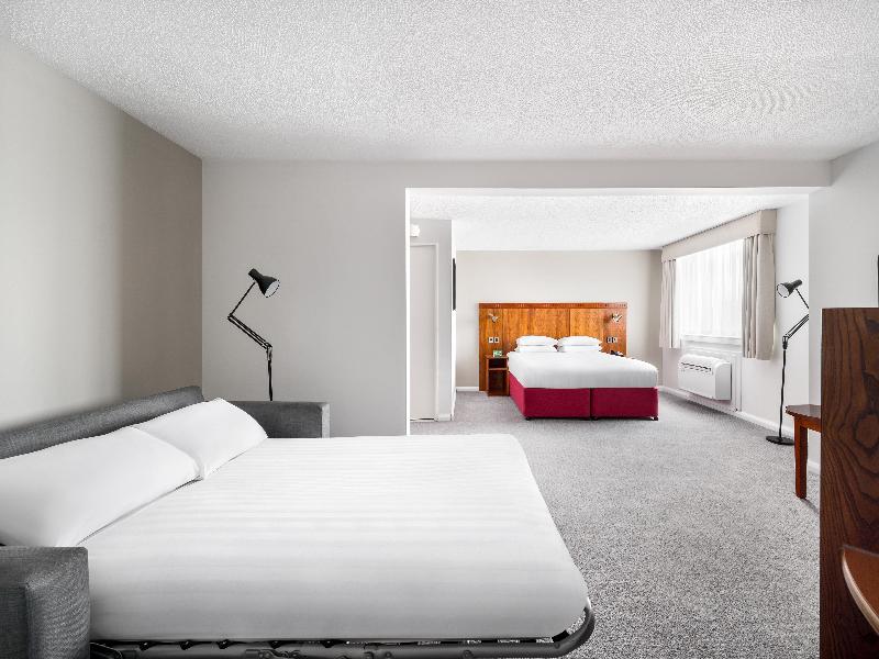 Holiday Inn Northampton image