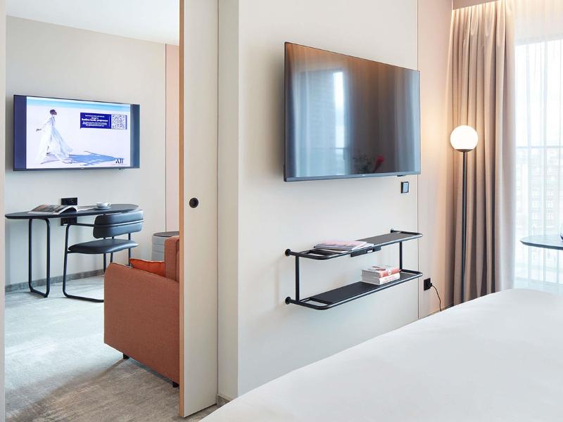 Novotel Hamburg Central Station image