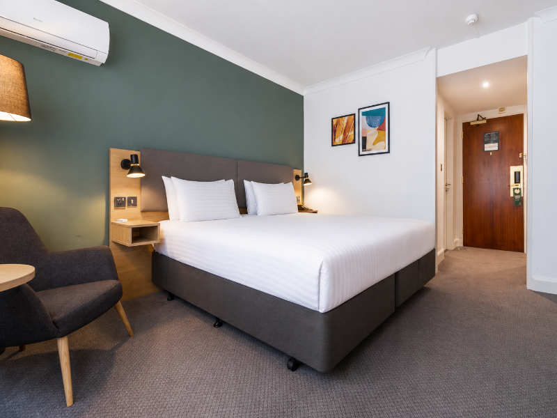 Holiday Inn Newport image