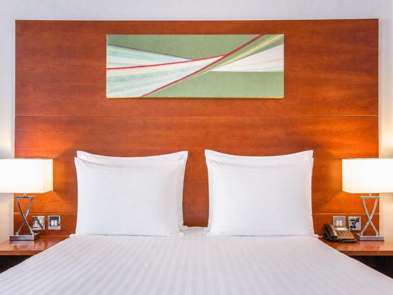 Holiday Inn Newport image