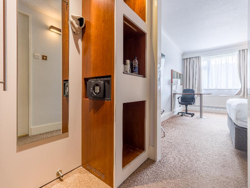 Holiday Inn Newport image