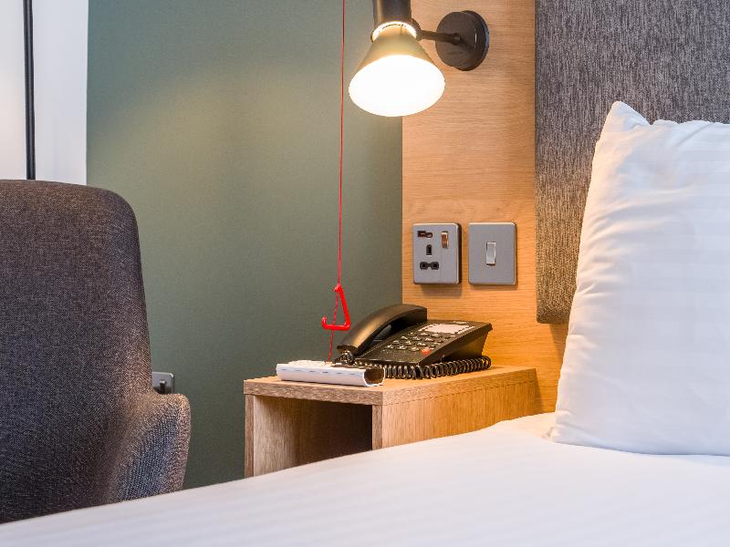 Holiday Inn Newport image