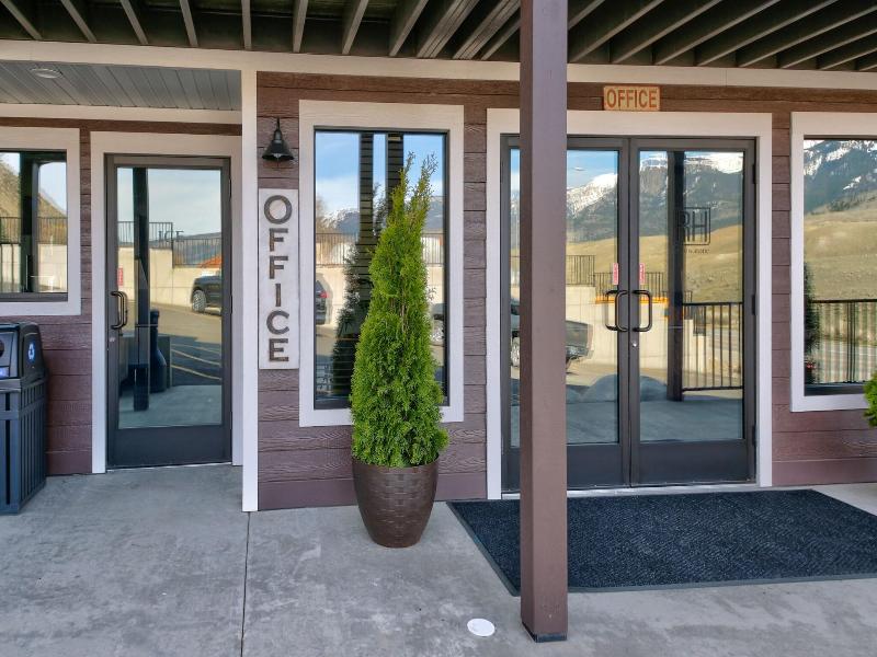 The Roosevelt Hotel - Yellowstone