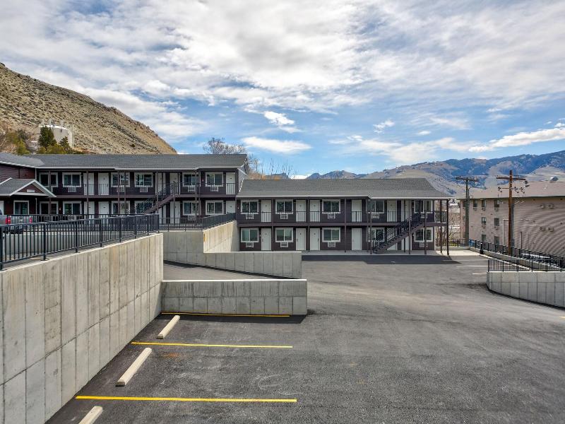 The Roosevelt Hotel - Yellowstone