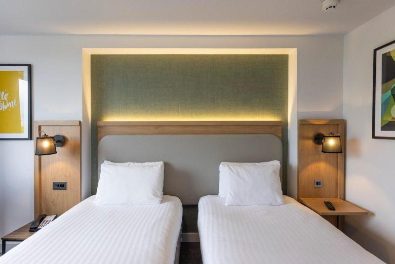 Holiday Inn Milton Keynes image