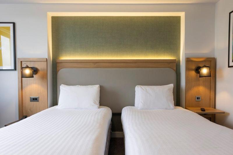 Holiday Inn Milton Keynes image