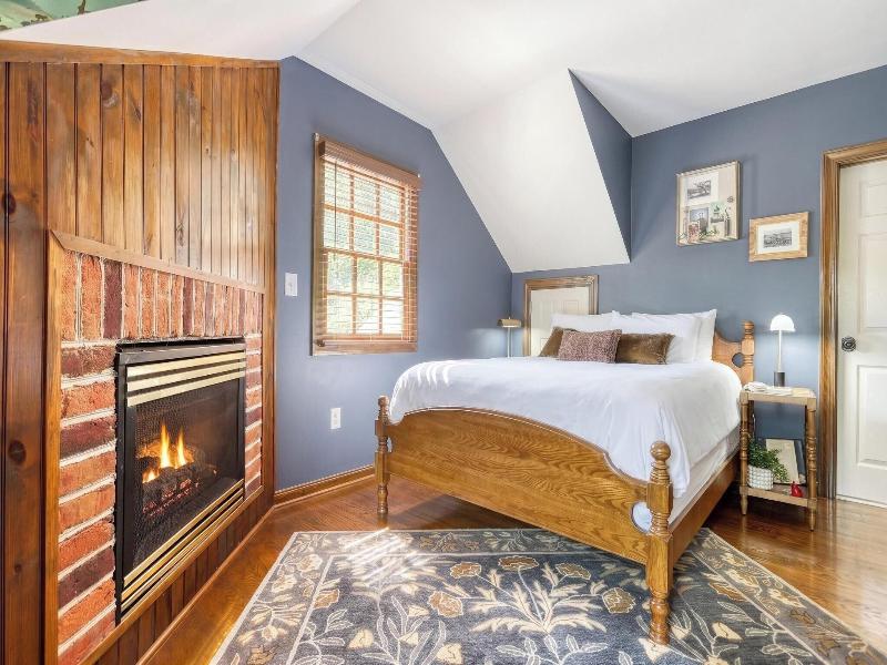 Baladerry Inn Lp image