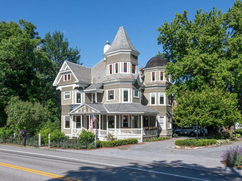 Sinclair Inn Bed And Breakfast image