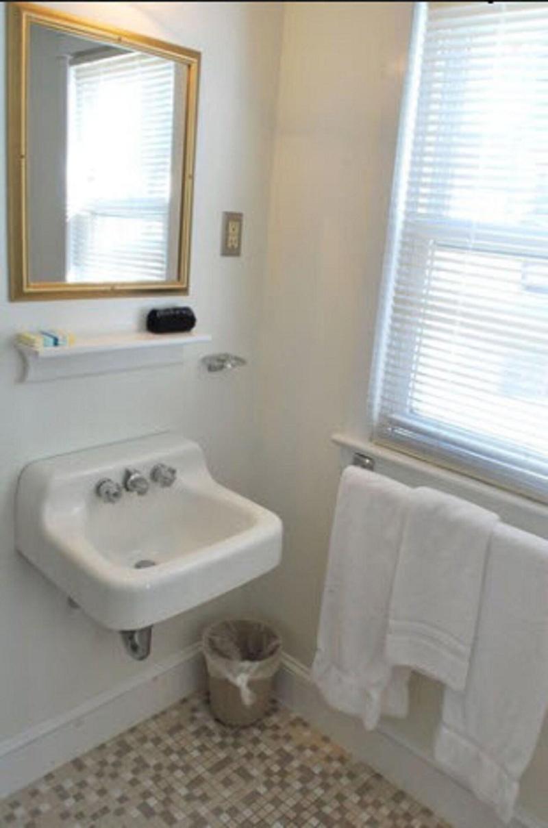 Lankford Hotel image