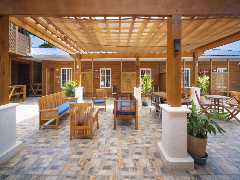 Mr. Tucan Hotel image