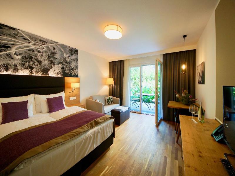 Parks 73 The Townhouse Hotel image