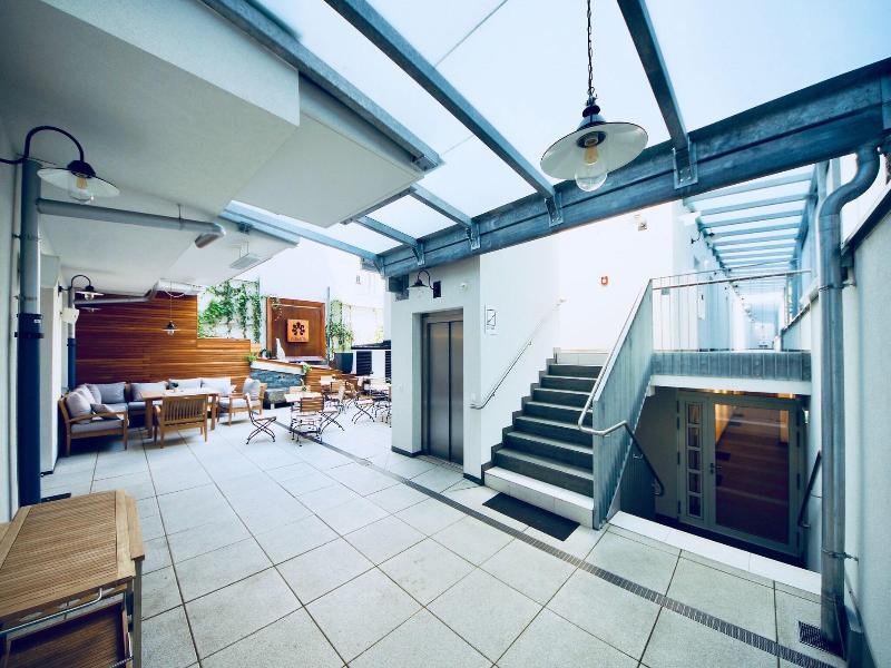 Parks 73 The Townhouse Hotel image