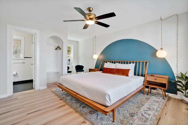 The Starlite Inn image