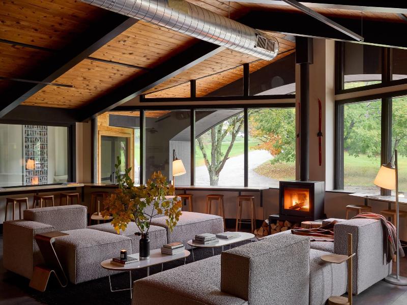 Tã¤lta Lodge, A Bluebird By Lark image