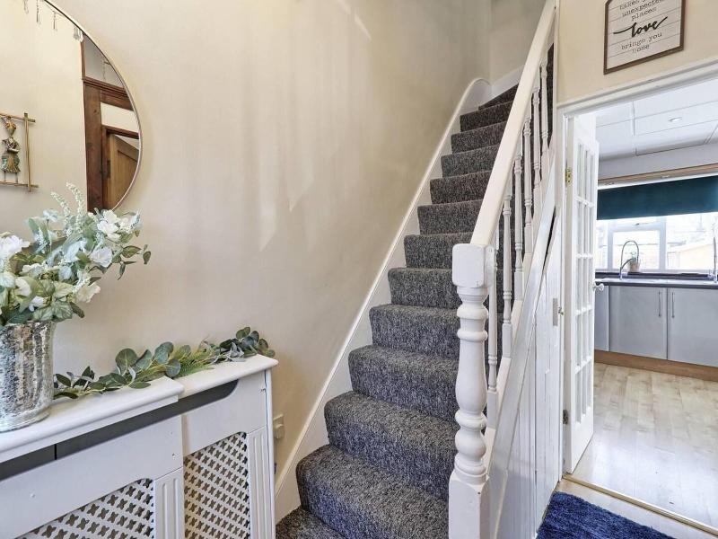 Big 3bed 2bath House Tropical Oasis Pet Friendly! image