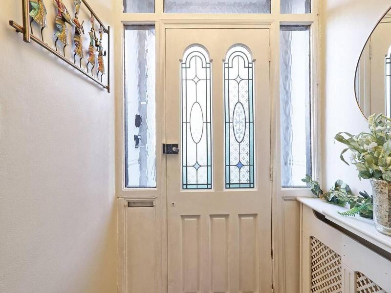 Big 3bed 2bath House Tropical Oasis Pet Friendly! image