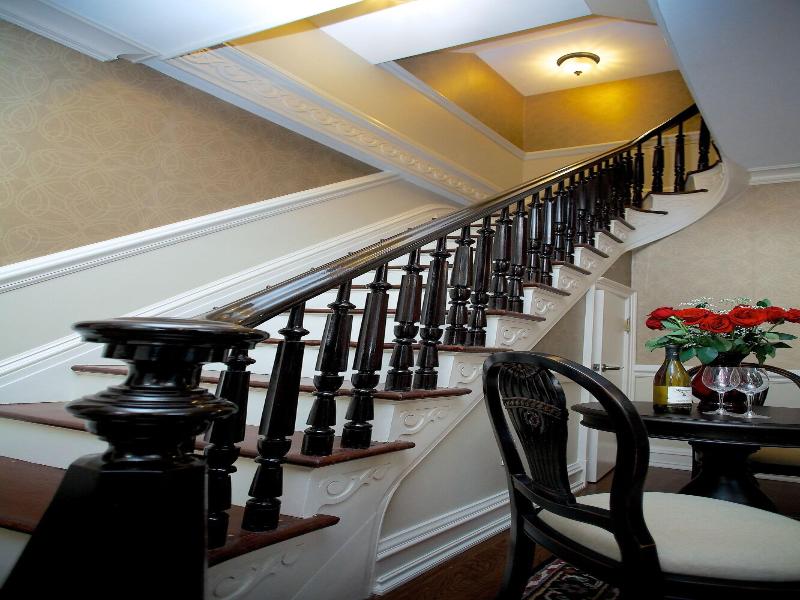 Guesthouse At Norwalk Inn image