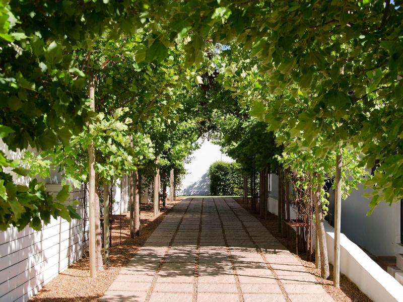 La Paris Estate image