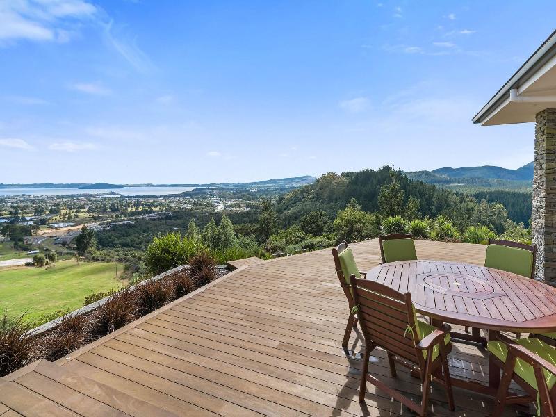 Tihi Retreat image