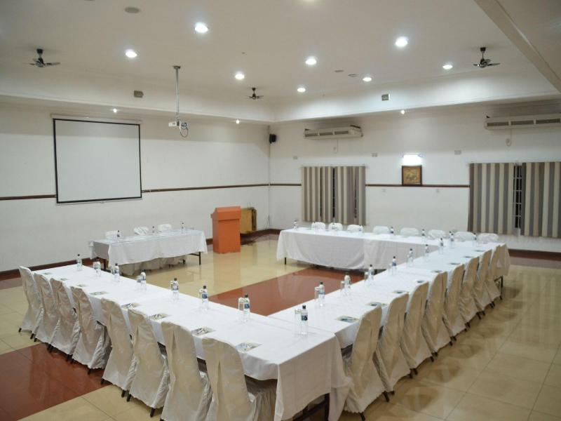 Riverside Hotel And Conference Centre image