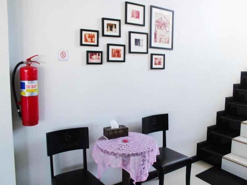 Plus Hotel image