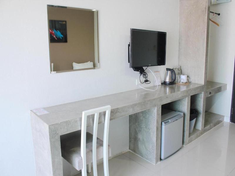 Plus Hotel image