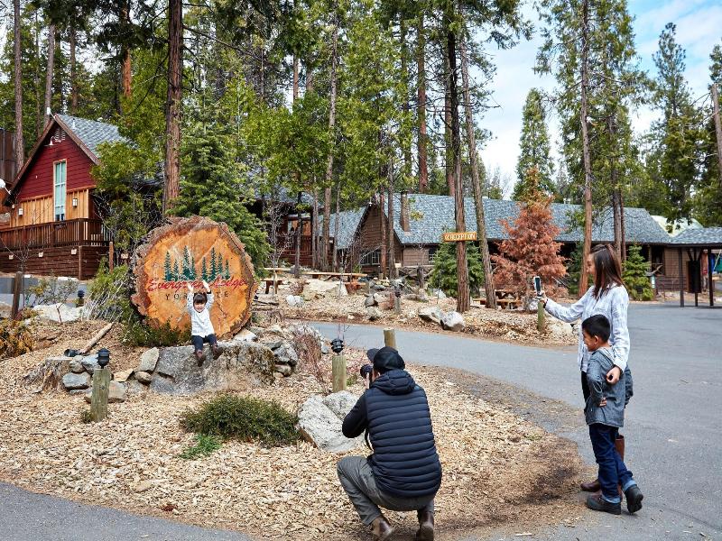 Evergreen Lodge At Yosemite image