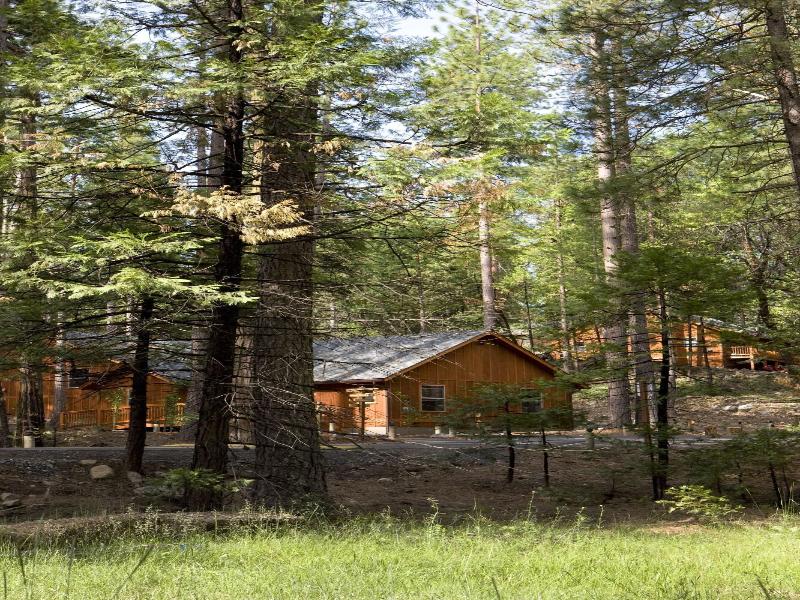 Evergreen Lodge At Yosemite image