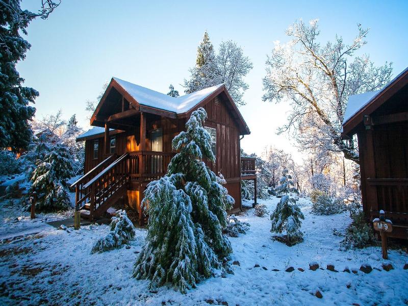 Evergreen Lodge At Yosemite image