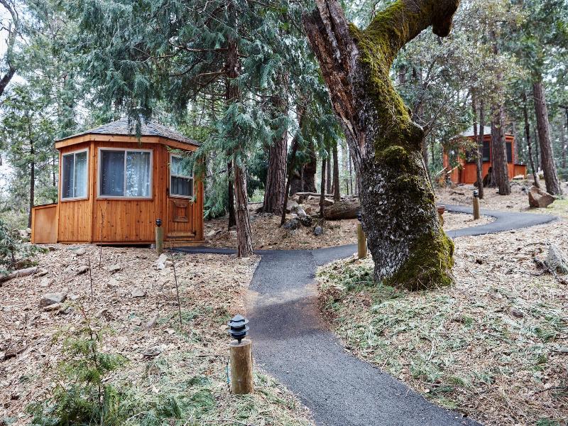 Evergreen Lodge At Yosemite image