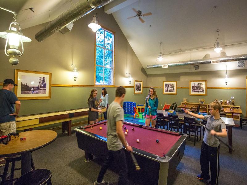 Evergreen Lodge At Yosemite image