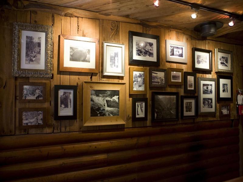Evergreen Lodge At Yosemite image