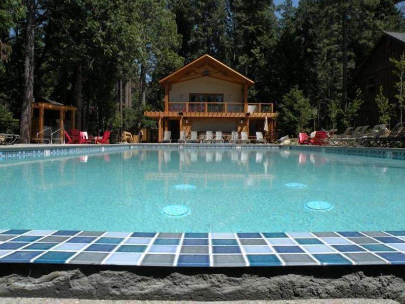 Evergreen Lodge At Yosemite image
