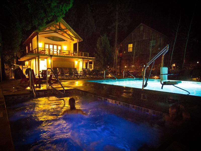 Evergreen Lodge At Yosemite image