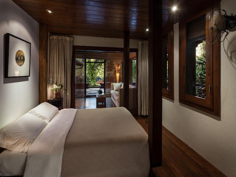 Chandra Residence image