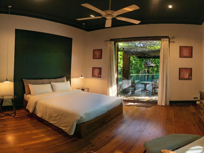Chandra Residence image