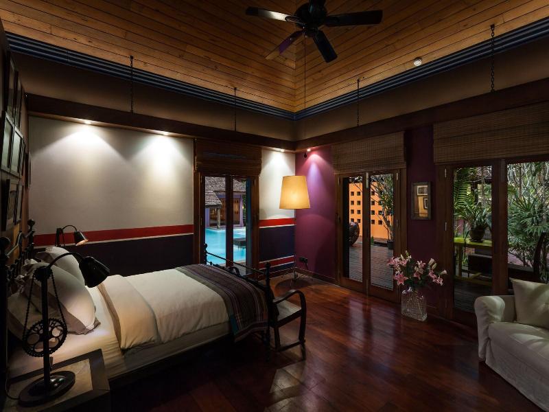 Chandra Residence image
