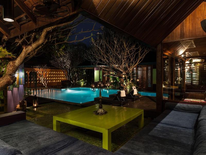 Chandra Residence image