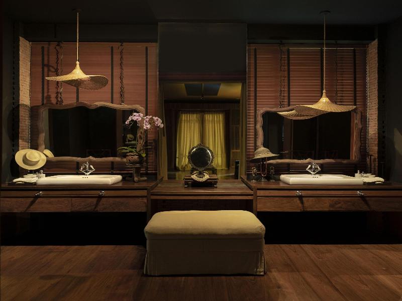Chandra Residence image