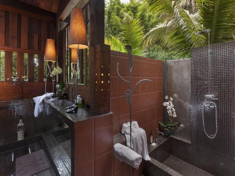 Chandra Residence image