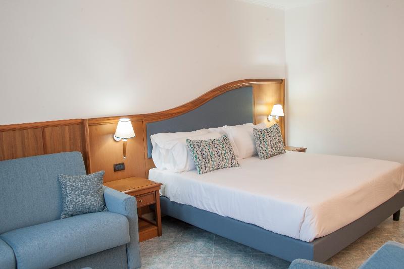 Hotel Centrale image