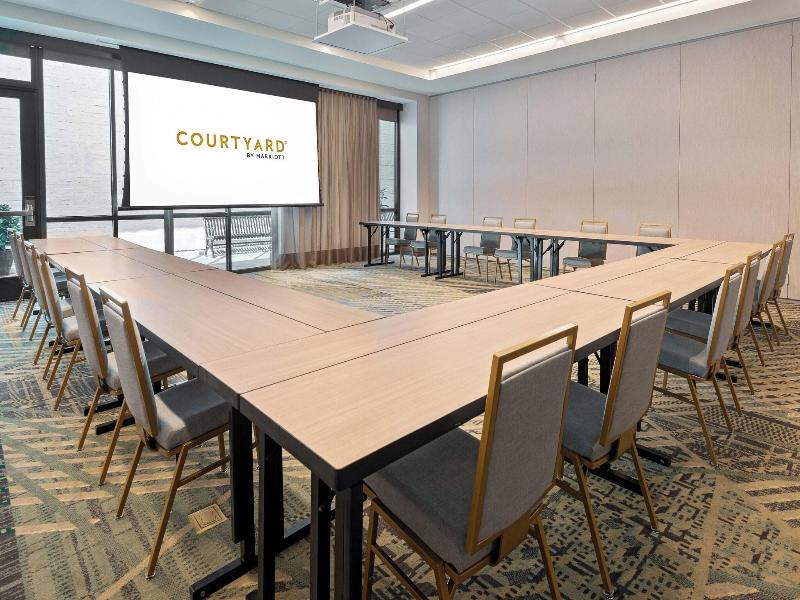 Courtyard By Marriott Atlanta Midtown image