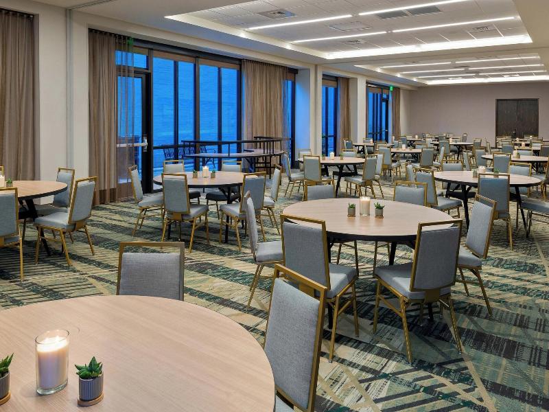 Courtyard By Marriott Atlanta Midtown image