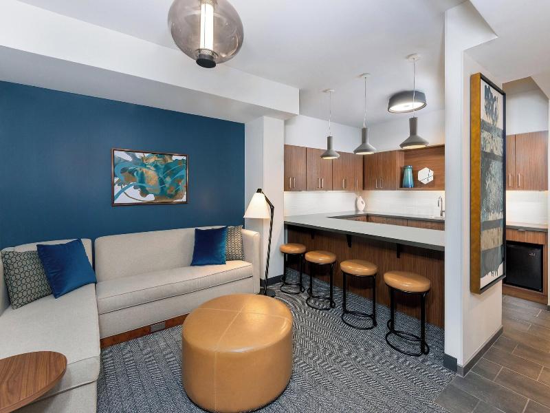 Courtyard By Marriott Atlanta Midtown image