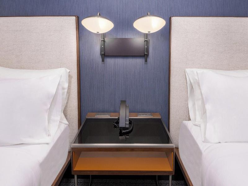 Courtyard By Marriott Atlanta Midtown image